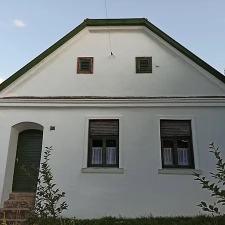 Vakantiehuis Fuszeres Porta *